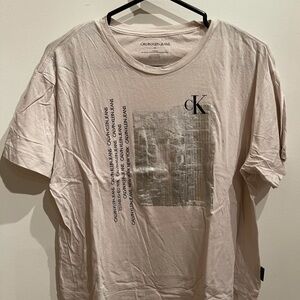 𝅺Calvin Klein T-shirt  crop nwot​​​​​​​​